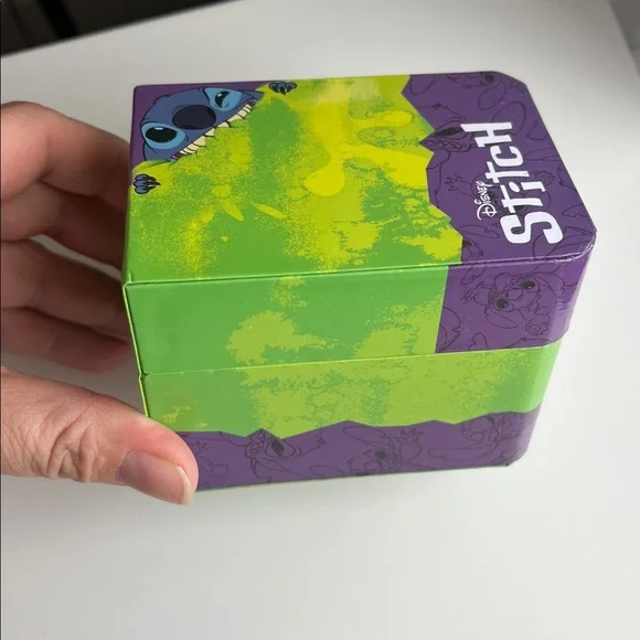 Disney LILO & Stitch NEW! Analog Quartz Wrist Watch Gold Accents, Kids Watch - Picture 3 of 5